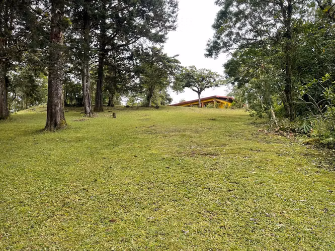 Hermosa quinta de montaña en Santa Elena, San Isidro, Heredia