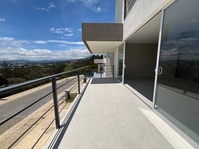 CASA EN VENTA GUACHIPELIN ESCAZU