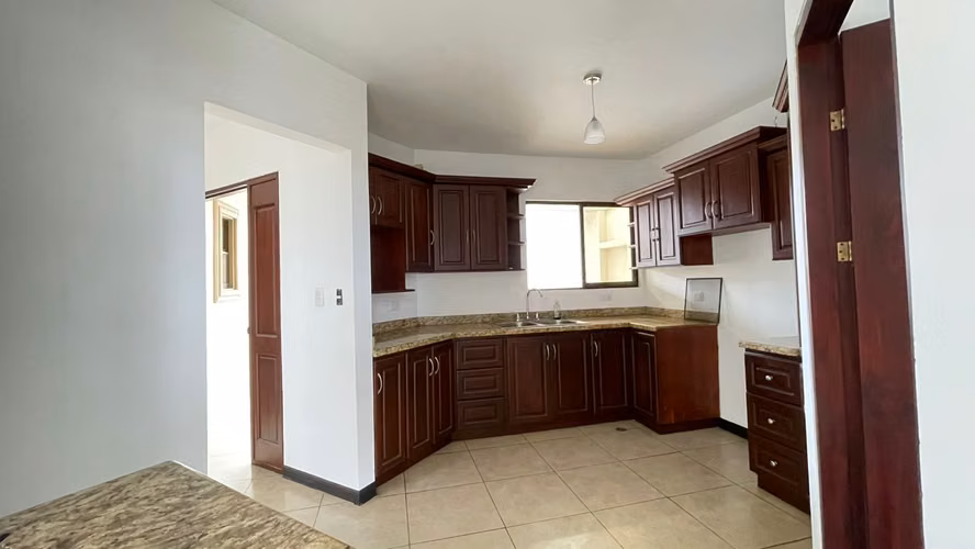 Grecia Centro. Residencial la Guaria. Hermosa Casa
