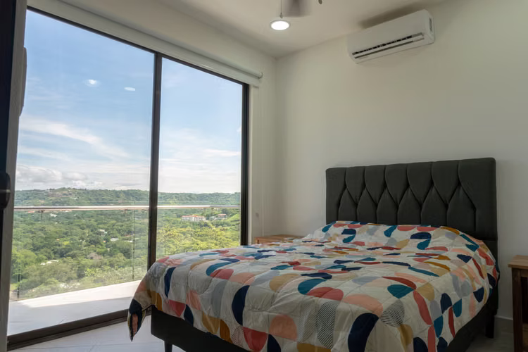 Casa Moderna con Vistas a la Montaña y al Mar- Coco Bay Estates