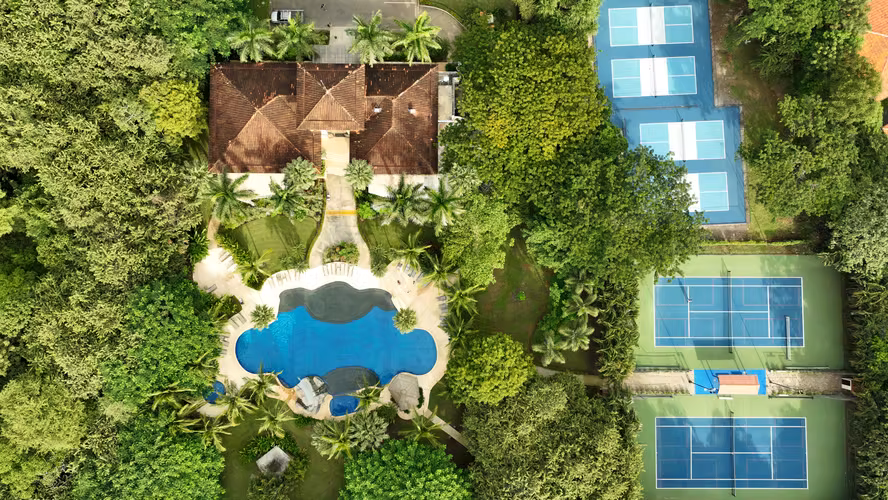 Casa Moderna con Vistas a la Montaña y al Mar- Coco Bay Estates