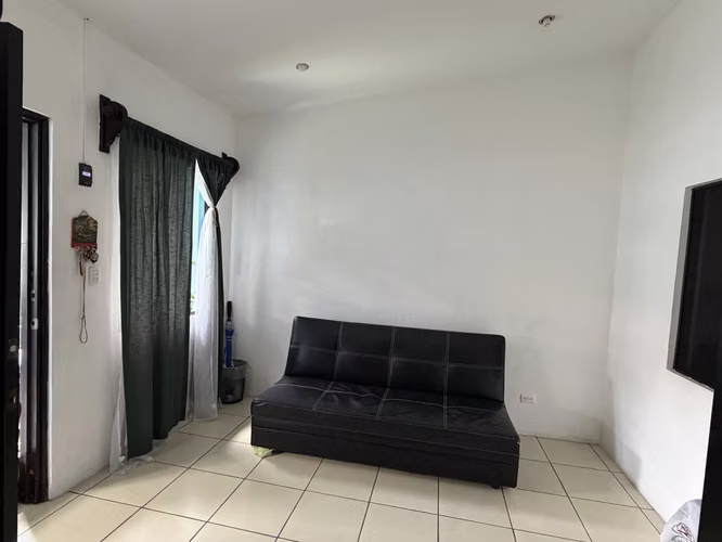 Vendo casa en Residencial Los Adobes-Alajuela, casa de 1 piso, con techos muy altos muy fresca - Imagen 6