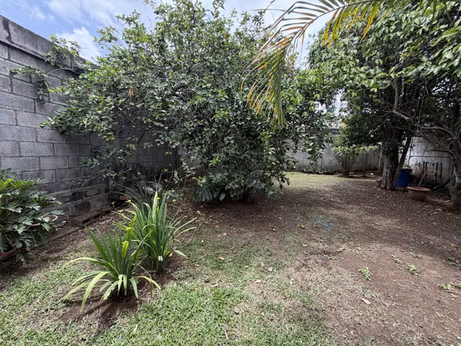 Vendo Casa en San Pablo, Heredia. Residencial Las Flores, muy amplia en construcción y zonas verdes - Imagen 5