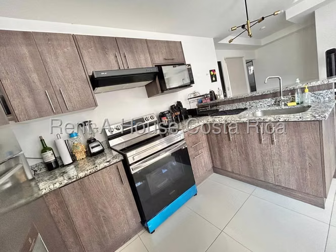 Venta de Apartamento en LA AURORA de Alajuelita, San José.