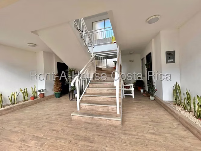 Venta de Apartamento en LA AURORA de Alajuelita, San José.