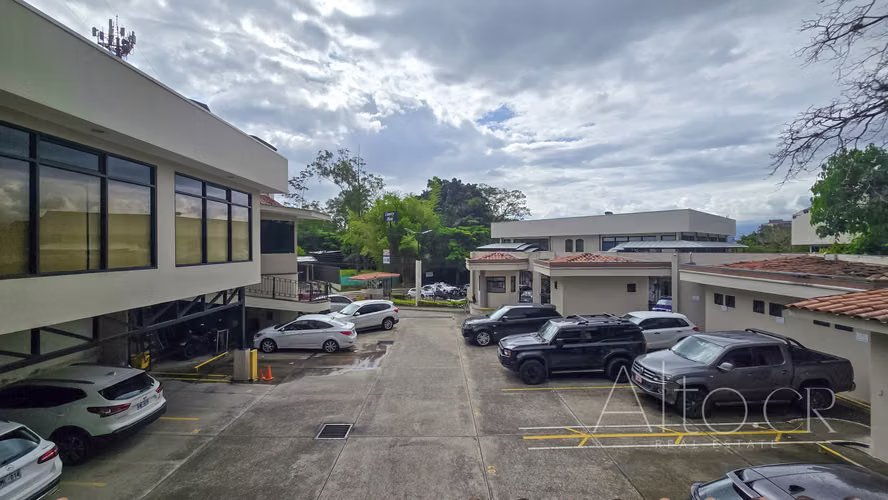 ESCAZU - LOCAL COMERCIAL U OFICINA - 400m²