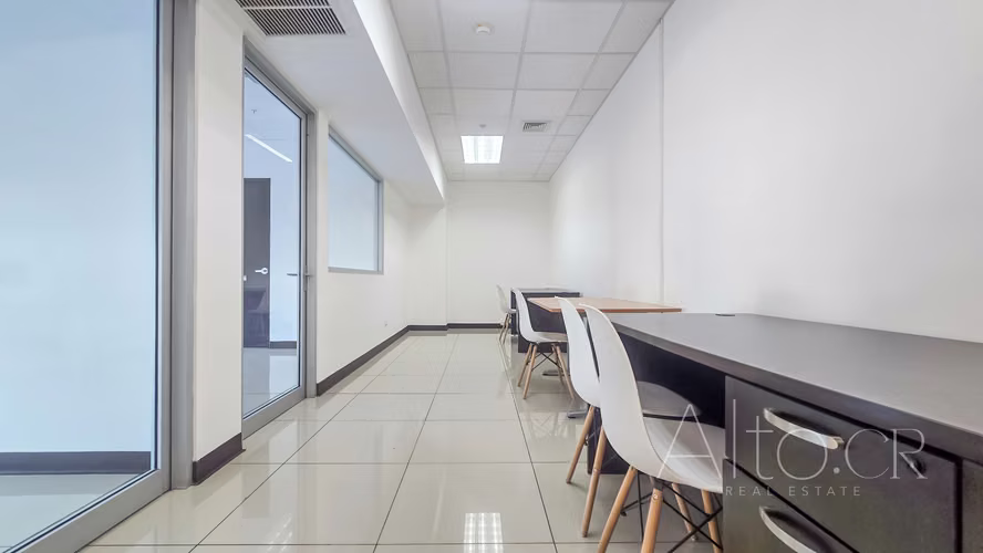 SANTA ANA CENTRO OFICINA - 45m² - 2 PARQUEOS