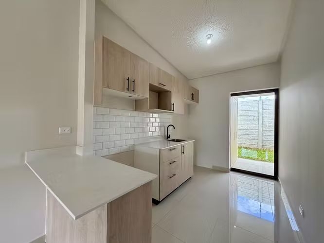 Casa NUEVA alquiler Heredia | Condominio | Patio - Imagen 3