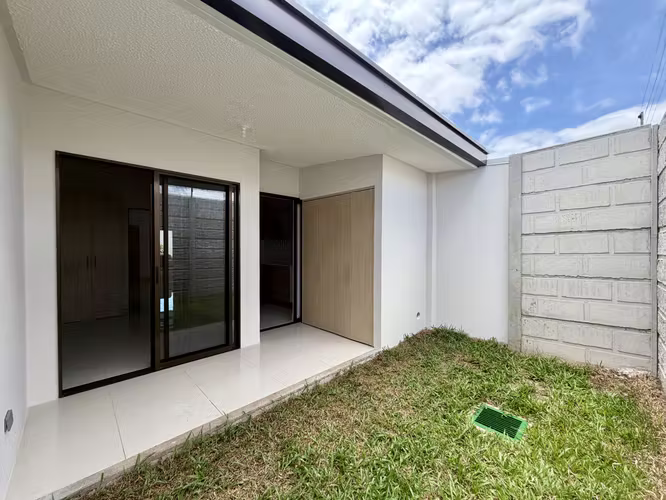 Casa NUEVA alquiler Heredia | Condominio | Patio - Imagen 11