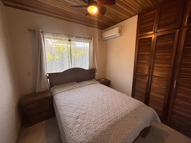 Casa bien terminada en pequeña comunidad privada de Atenas. - Imagen 15