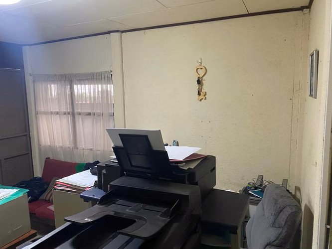 Venta de propiedad con bodega construida, apta para desarrollo de apartamentos, o alguna actividad comercial