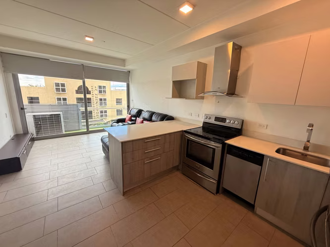 VENTA de Apartamento de 2 Habitaciones con Línea Blanca en Q-BO SkyHomes, Rohrmoser - Imagen 5