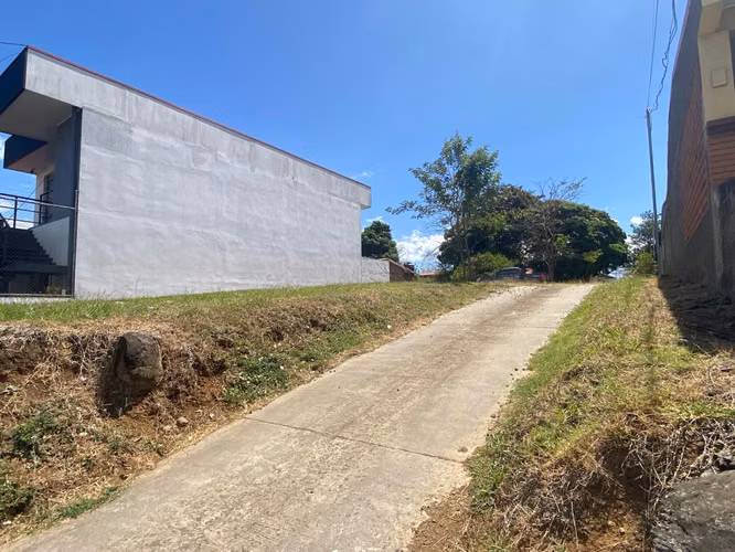 Vendo lote en Turrucares, Alajuela uso de suelo mixto, por la gasolinera en el centro - Imagen 4