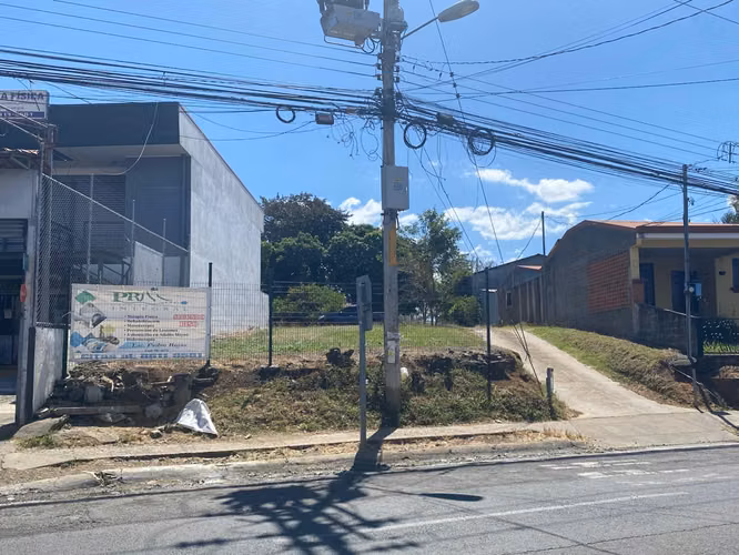 Vendo lote en Turrucares, Alajuela uso de suelo mixto, por la gasolinera en el centro - Imagen 2