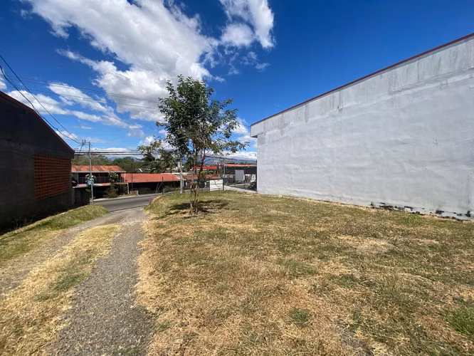 Vendo lote en Turrucares, Alajuela uso de suelo mixto, por la gasolinera en el centro - Imagen 8