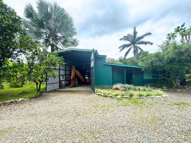 Finca Plana con 2 Casas en Venta Palomo Cartago 16.000 m²