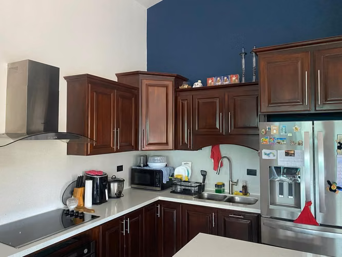 Vendo casa en San Pedro de Poas, de un piso, reciente construcción, con amplias zonas verdes