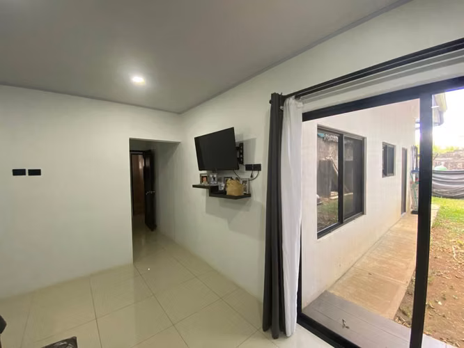 Vendo casa en San Pedro de Poas, de un piso, reciente construcción, con amplias zonas verdes
