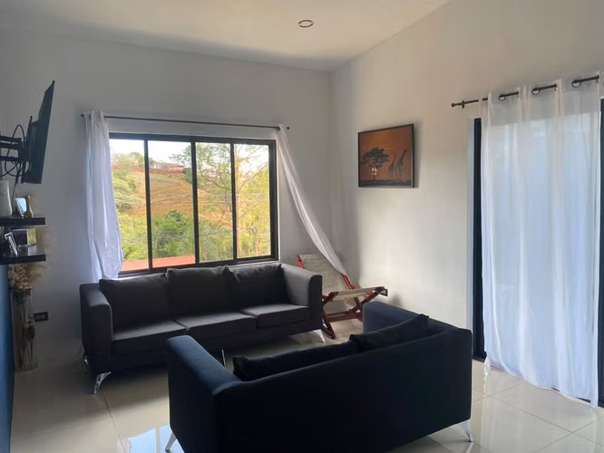 Vendo casa en San Pedro de Poas, de un piso, reciente construcción, con amplias zonas verdes