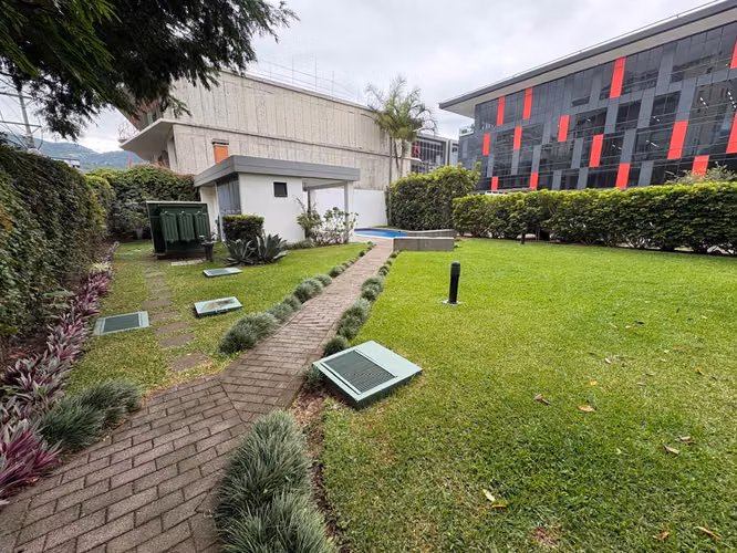 265 / Apartamento / Alquiler / Trejos de Monte Alegre / Condominio / Cerca Av Escazú