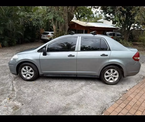 NISSAN TIIDA 2017