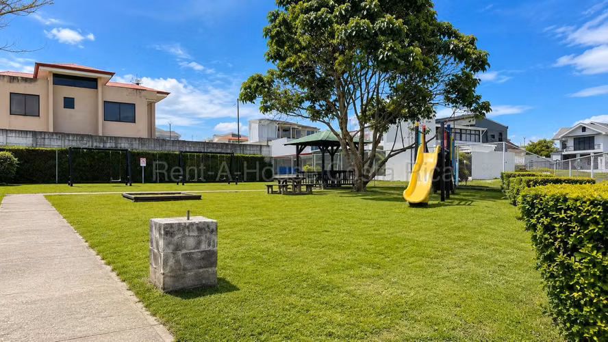 Venta Townhouse en Altadena, Montes de Oca
