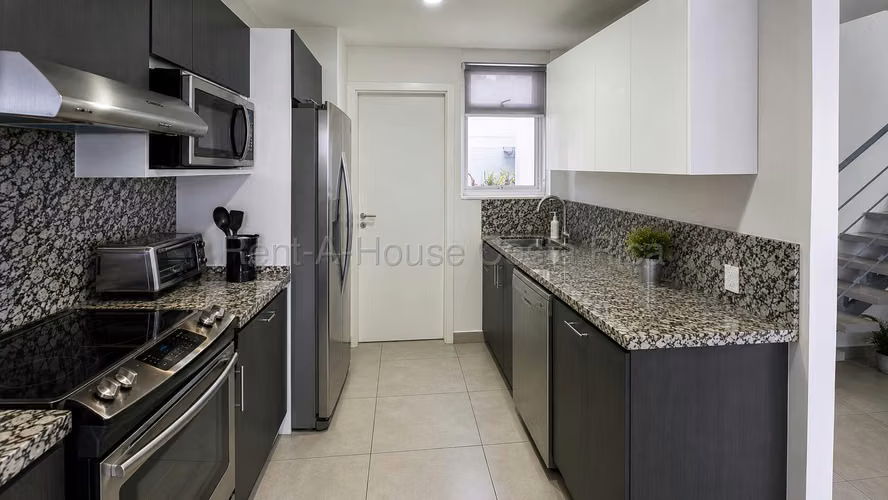 Venta Townhouse en Altadena, Montes de Oca