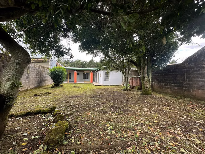 Alquiler Comercial Casa Guayabos Curridabat - Imagen 7