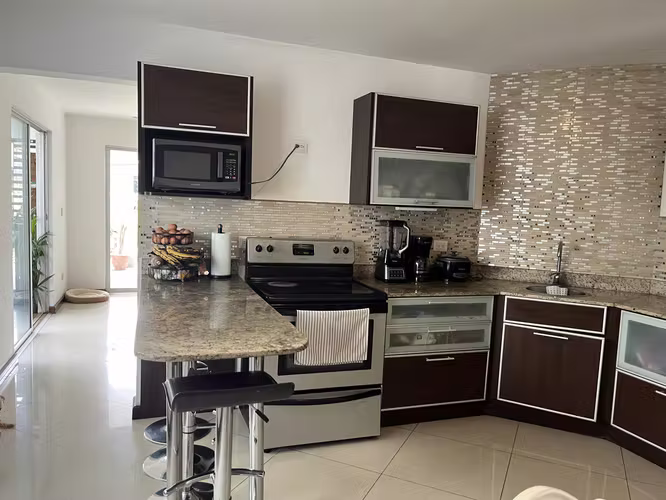 Casa en venta en Ángeles de San Rafael Heredia, elegante casa y amplias zonas verdes