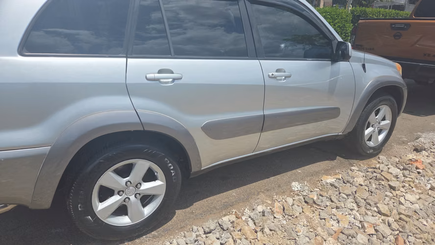 RAV 4 2005 - Imagen 6