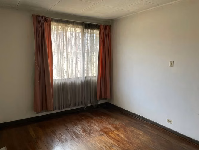 VENDO CASA EN CURRIDABAT. USO DE SUELO MIXTO