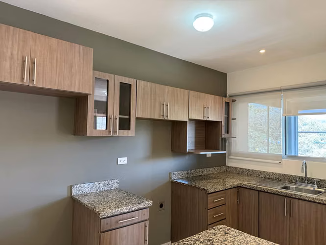 VENDO APARTAMENTO EN SAN FCO DE DOS RÍOS.