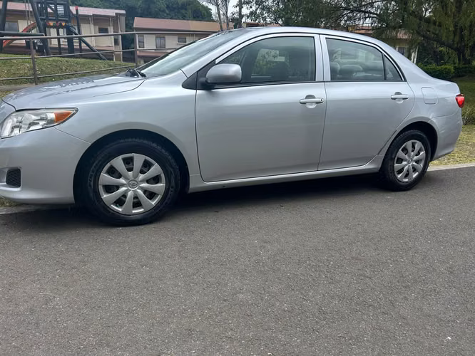 Corolla Versión americana en excelente estado - Imagen 3