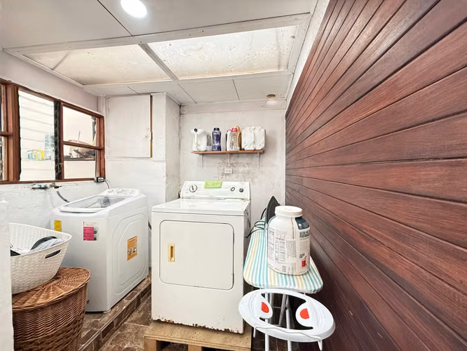 VENDO CASA EN SAN FCO DE DOS RÍOS.