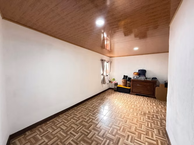 VENDO CASA EN SAN FCO DE DOS RÍOS.
