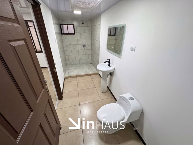 Venta de casa con apartamento en Porvenir de Desamparados -EU