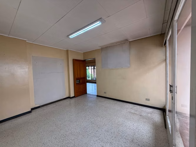 VENDO CASA EN CARTAGO.