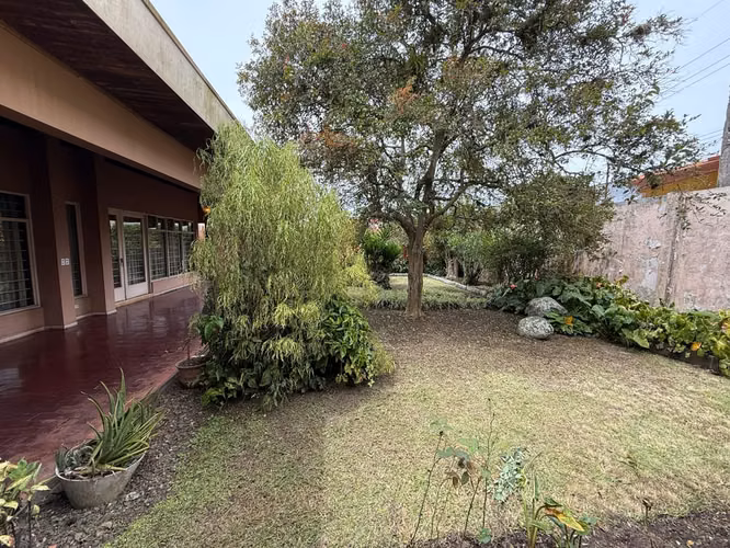 VENDO CASA EN CARTAGO.
