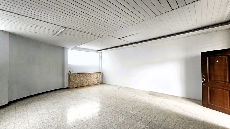 VENDO CASA + APTO EN MONTES DE OCA.