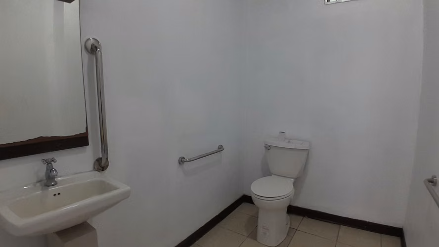 Alquiler Local Comercial 110 m² Cartago Centro Alto Tránsito - Imagen 12