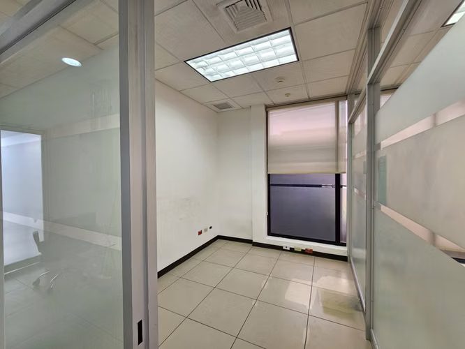Venta Oficina Excelente Exposición en San Rafael de Escazú, San José