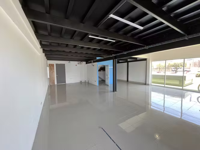 Local comercial en esquina en venta o alquiler | Lagunilla de Heredia | 171 m² EM434
