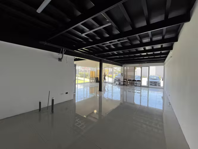 Local comercial en esquina en venta o alquiler | Lagunilla de Heredia | 171 m² EM434