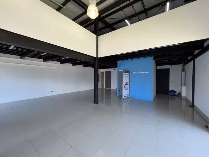 Local comercial en esquina en venta o alquiler | Lagunilla de Heredia | 171 m² EM434