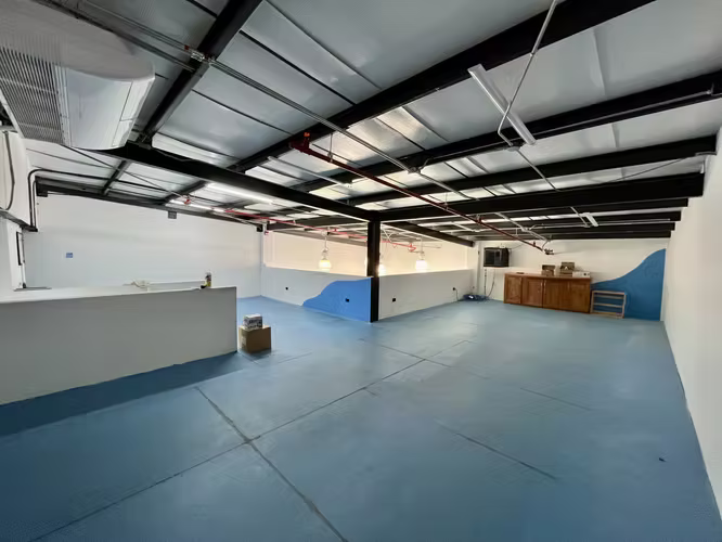 Local comercial en esquina en venta o alquiler | Lagunilla de Heredia | 171 m² EM434