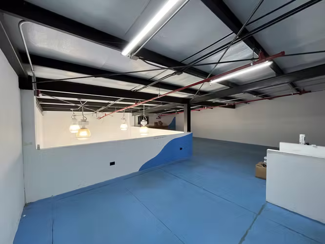 Local comercial en esquina en venta o alquiler | Lagunilla de Heredia | 171 m² EM434