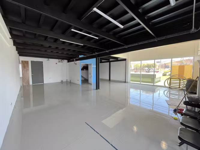 Local comercial en esquina en venta o alquiler | Lagunilla de Heredia | 171 m² EM434