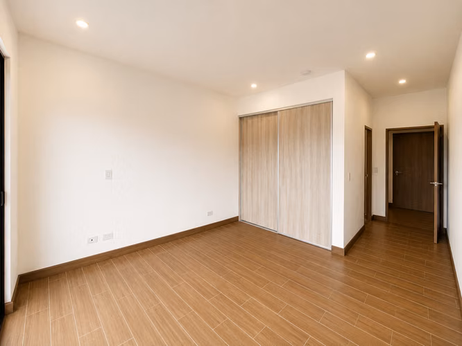 PENTHOUSE EN VENTA EN SANTA ANA, VISTA AL VALLE*