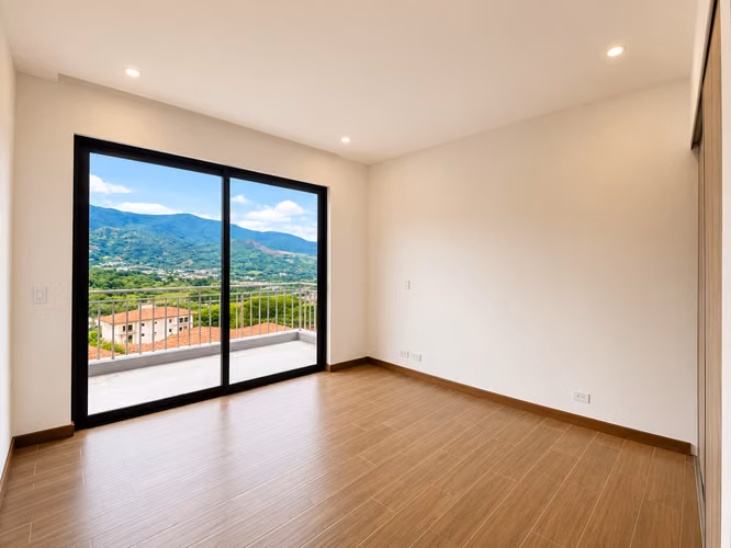 PENTHOUSE EN VENTA EN SANTA ANA, VISTA AL VALLE*