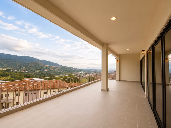 PENTHOUSE EN VENTA EN SANTA ANA, VISTA AL VALLE*